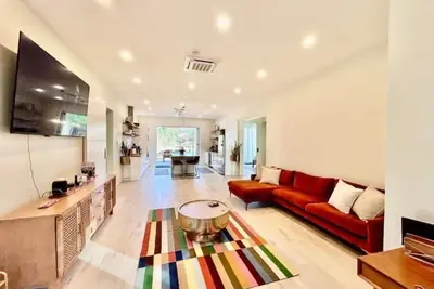 Image de New! St. Silas Garden Villa - 8 minutes away from pristine beaches
