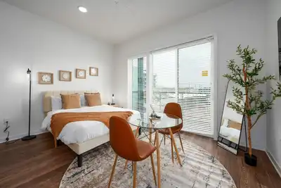 Image de Contemporary Studio in Dt Bham! l Private Balcony