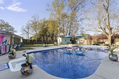 Image de Mermaid Dreams: Spacious 3 bedrooms 2. 5 bath with pool All in golf cart district
