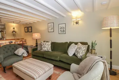 Kyte Cottage, pet friendly, with open fire in Ilmington