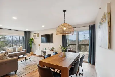 Image de Mountainside Condo E101: 3 br, resort pool, hot tub, sauna & gym in great location!