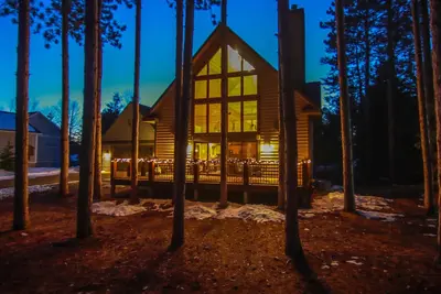 Image de Spacious Crystal Mountain Resort Cabin w/ Game Rm! Minutes to Ski/Golf/Spa/Pool!