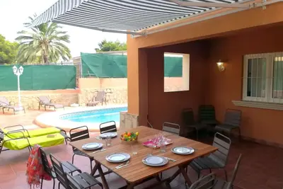 Image de Magnifique maison de vacances privée avec piscine privée, Wifi, Tv, patio, animaux admis, parking