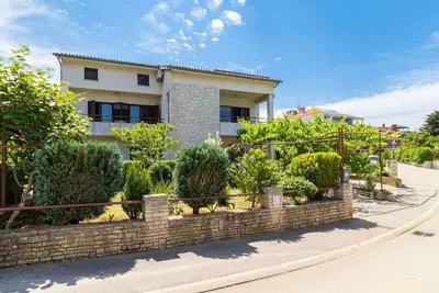 Image de Joli appartement pour 4 personnes avec climatisation, Wifi, Tv, terrasse, animaux admis et parking