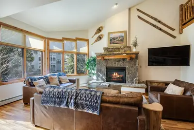 Image de On the Creek - Pool & Hot Tub - Large Home