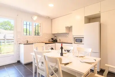 Image de Bel appartement dans une maison de vacances avec Wifi, Tv, terrasse, animaux admis et parking