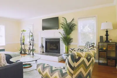 Image de This house is a 3 bedroom(s), 2. 5 bathrooms, located in High Point, Nc.
