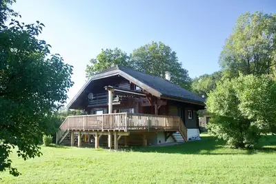 Image de Chalet de Charme -100m² - Gîtes les 4 saisons - Lac de Chalain