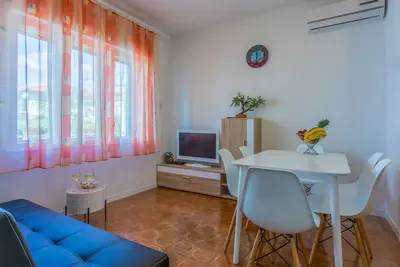 Image de Joli appartement avec Wifi, climatisation, Tv, balcon, animaux admis et parking