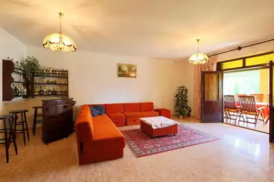 Image de Belle maison de vacances privée pour 8 personnes avec Wifi, Tv, patio, animaux admis et parking
