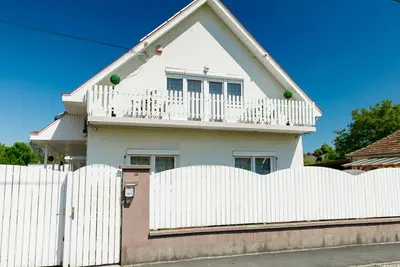 Image de Bel appartement pour 6 personnes avec Wifi, climatisation, Tv, balcon et parking