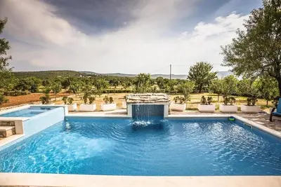 Image de Maison de vacances avec la piscine Lećevica, Zagora (K-22829)
