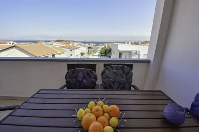 Image de Joli appartement pour 5 personnes avec climatisation, Wifi, Tv, terrasse et parking