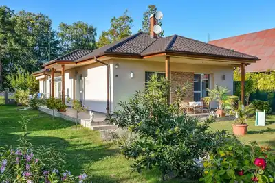 Image de Agréable appartement pour 5 personnes avec climatisation, Wifi, Tv, patio et parking