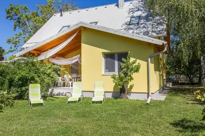 Image de Merveilleuse maison de vacances privée pour 8 personnes avec terrasse, animaux admis et parking