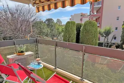 Image de Appartement T2 - 4 personnes - Climatisation - WiFi - Proche centre ville - Sainte Maxime -. . .