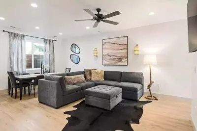 Image de Pool! Grill! Sleeps 18!