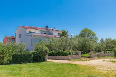 Image de Joli appartement pour 4 personnes avec climatisation, Wifi, Tv, patio et parking