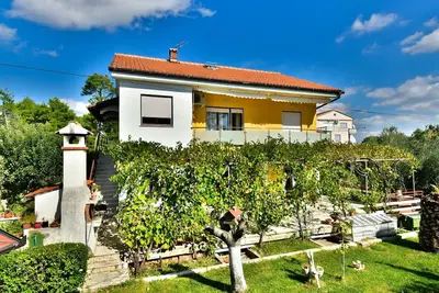 Image de Joli appartement pour 6 personnes avec Wifi, climatisation, Tv, terrasse et animaux admis