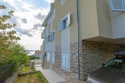 Agréable appartement pour 6 personnes avec Wifi, climatisation, Tv, balcon et parking