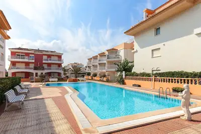 Image de Confortable appartement pour 4 personnes avec Wifi, piscine, climatisation, Tv et terrasse