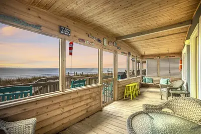 Image de Wonderful Beach Front Dog Friendly Classic Beach Home, Direct beach access.
