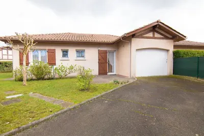 Image de Joli appartement pour 4 personnes avec Wifi, piscine, Tv, terrasse et parking
