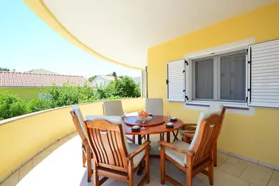 Image de Agréable appartement avec Wifi, climatisation, Tv, terrasse, animaux admis et parking
