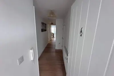 Image de 2 Bed Ground floor flat with garden