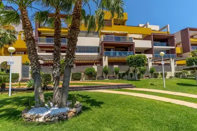 Image de Joli appartement avec Wifi, piscine, climatisation, Tv, terrasse, animaux admis et parking
