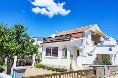 Image de Joli appartement pour 4 personnes avec climatisation, Wifi, Tv, terrasse et parking