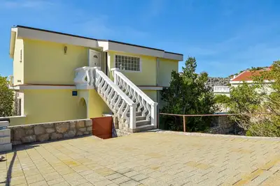 Image de Agréable appartement pour 6 personnes avec climatisation, Wifi, Tv, terrasse et parking
