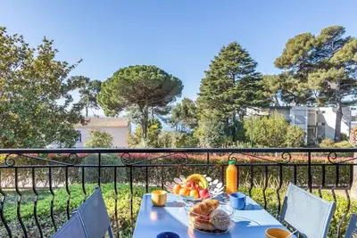 Image de Confortable appartement avec climatisation, Wifi, Tv, balcon, animaux admis et parking