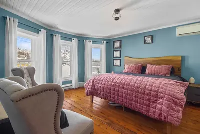 Image de Patey’s Port Inn | 3 Bd | Hot Tub | Driveway