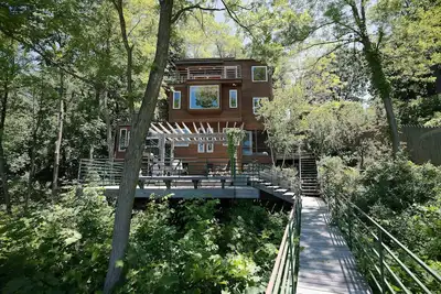 Lakefront Architect Home, Private Assn Beach Below, 5 Decks