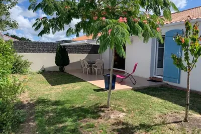 Image de Maison 3 chambres au calme, 3* - Proche plage et commerces, WiFi, terrasse, jardin, Tv box, garage