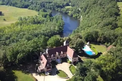 Image de Manoir de standing avec piscine chauffée et vue Exceptionnelle sur la Dordogne