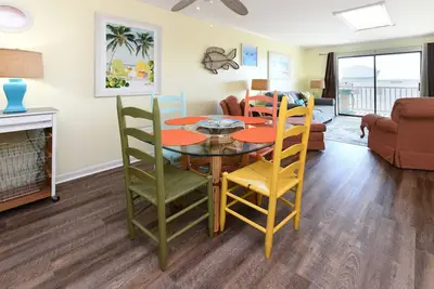 Image de 2nd Row 2 Br Condo with a Shared Pool! The Drifter 303