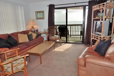 Image de Oceanfront 2 Br Condo with a Shared Pool! Sea Mystique 401