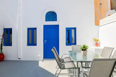 Image de Experience Luxury at Mary Castelia Villa Santorini, Akrotiri Retreat with Jacuzzi