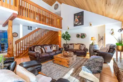 Gldn05 - Spacious Home, Games Galore, Ac