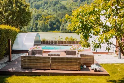 Image de Bungalow Donaublick mit Pool und Garten - Ferienhaus, Dusche, Wc