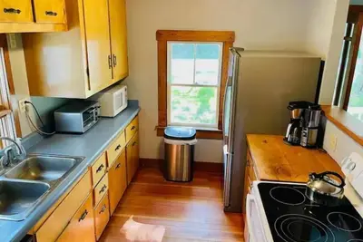 Image de Sweet comfy cottage on Small Point Road
