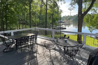 Image de Beautifully renovated lakefront home on Lake Wateree. 3br\/3ba. Pet-Friendly!