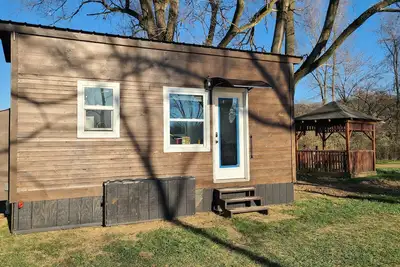 Image de Tiny Home at Camp Mahanaim - New Paris, Oh   -  Private Lake