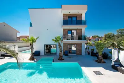 Image de Attraktive Villa Zara für 28 Personen.