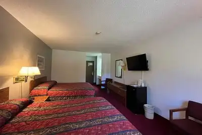 Image de Boulder Bear Motor Lodge - Two Queen Beds 103 Front
