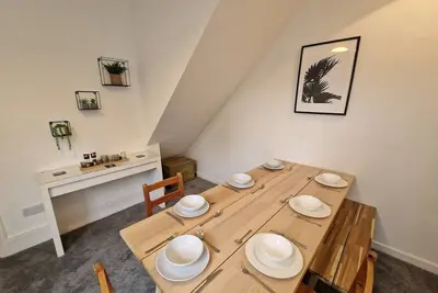 Image de 5 Bedroom home with parking