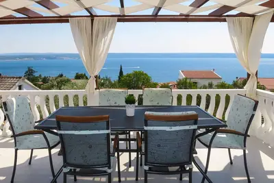 Image de Bel appartement pour 6 personnes avec climatisation, Wifi, Tv, patio et parking