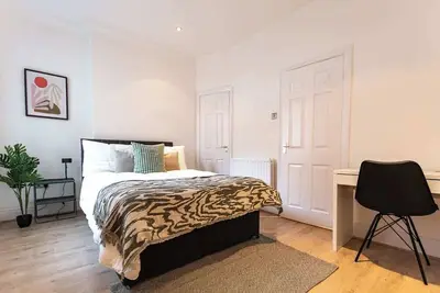 Image de Stylish Flat, Ideal for Business & Long-Term Stays